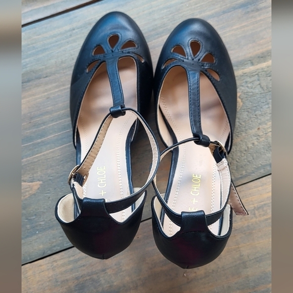 Chase + Chloe Black Heels - Picture 4 of 11